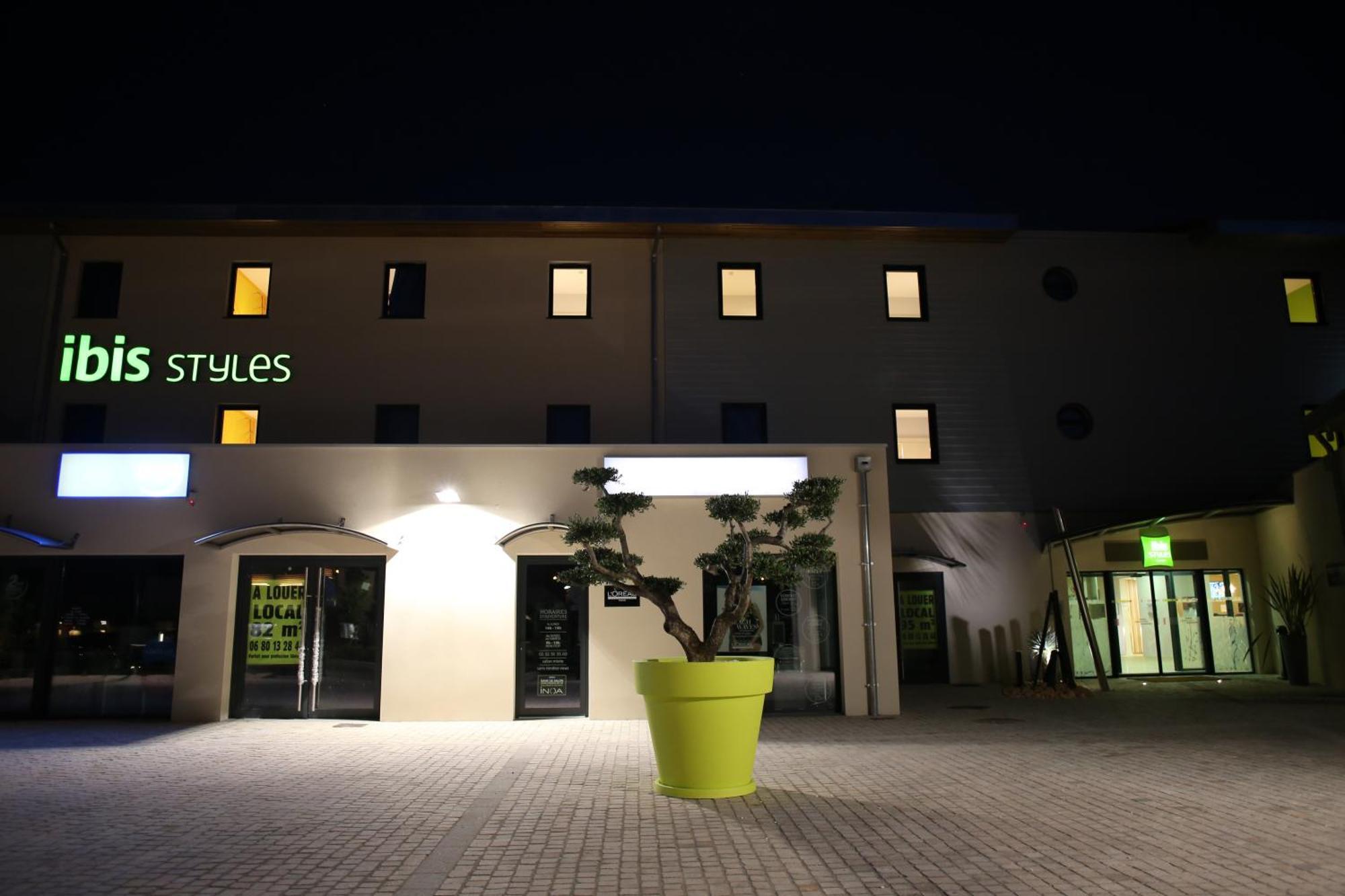 Ibis Styles Villeneuve Sur Lot Экстерьер фото