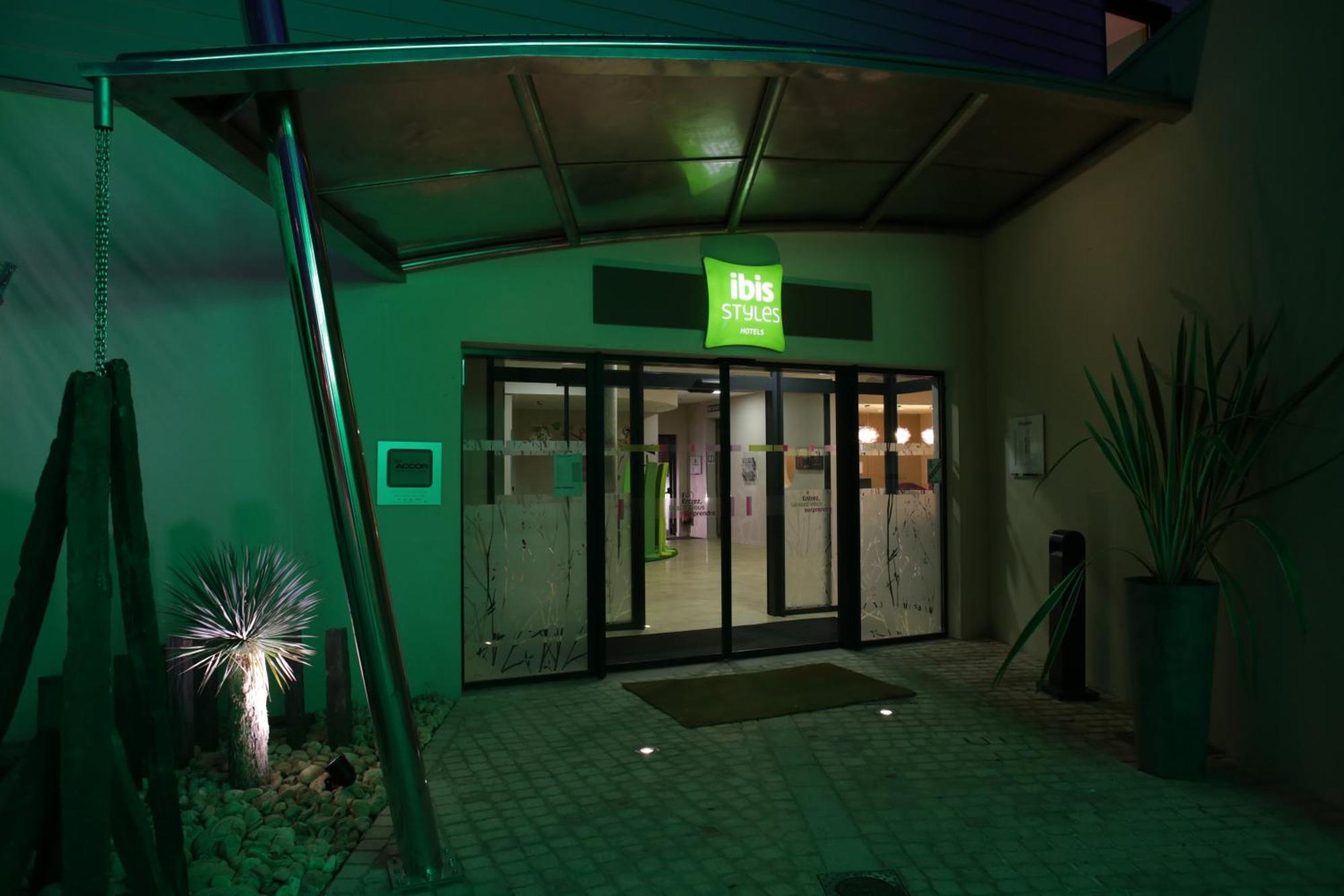 Ibis Styles Villeneuve Sur Lot Экстерьер фото